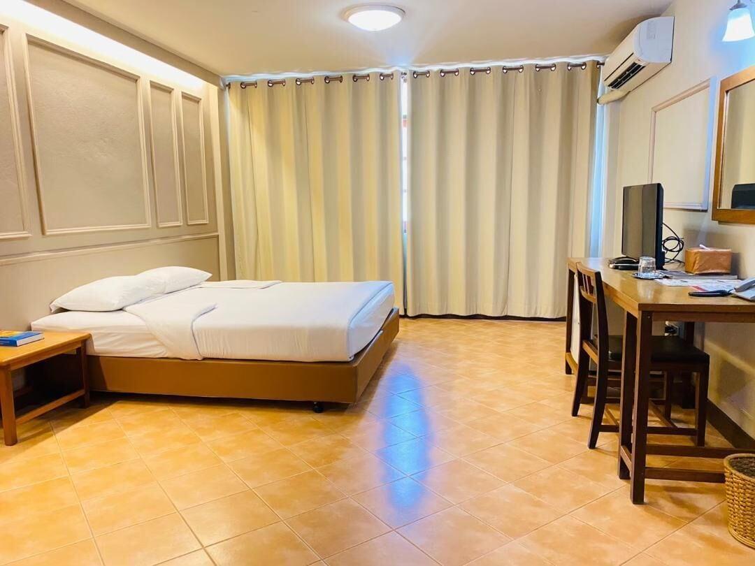 Sun Hotel Phetchaburi Exterior foto