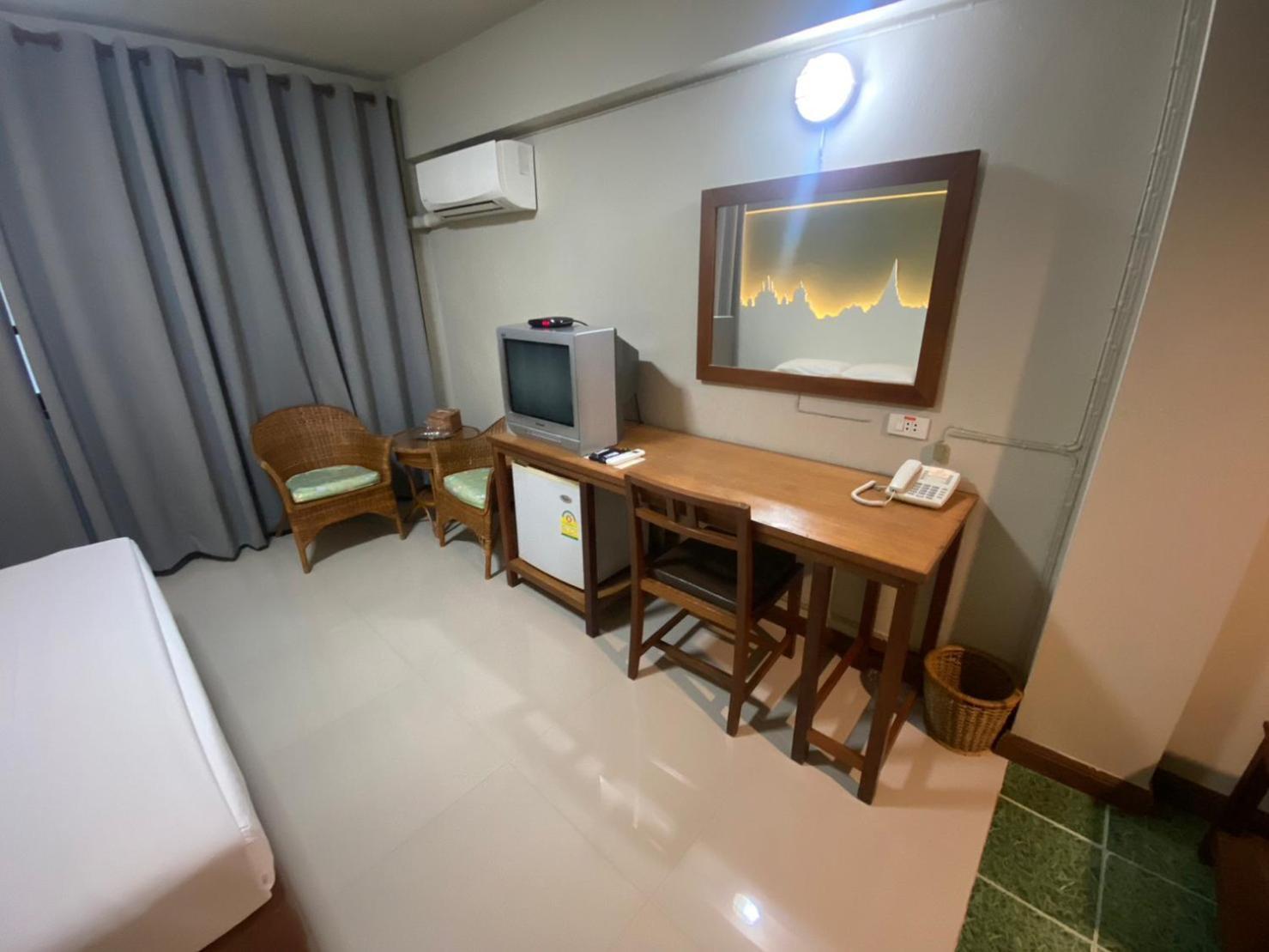 Sun Hotel Phetchaburi Exterior foto